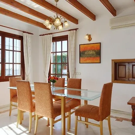 Hermosa Con Piscina Cerca Del Mar بيت للعطل *