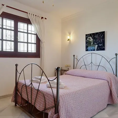 Hermosa Con Piscina Cerca Del Mar * إِستيبونا